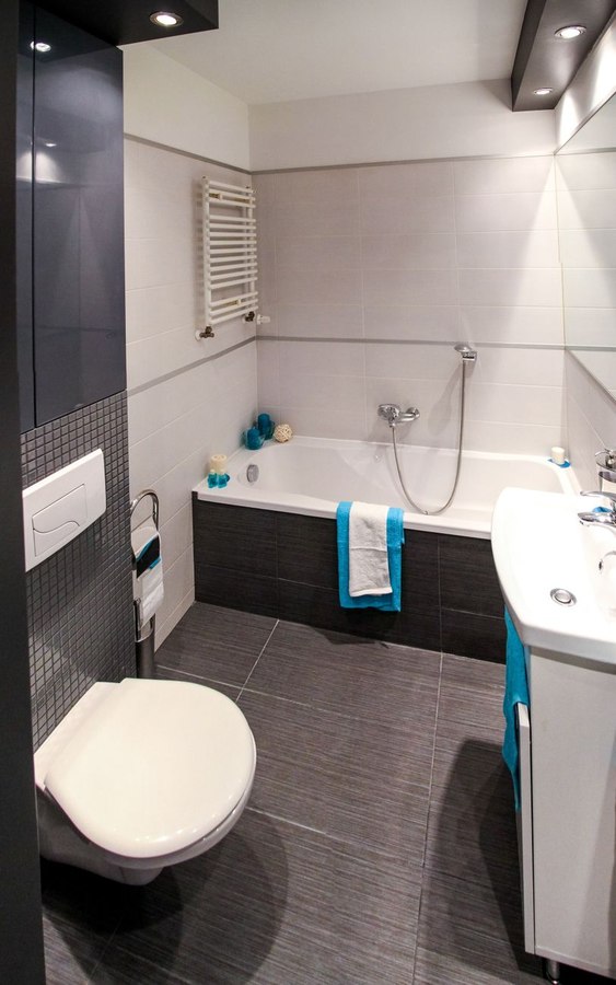 Professional deep cleaning in progress